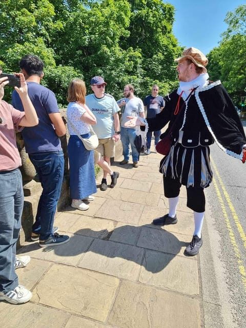 A tour of Warwick with Queen Elizabeth's secret lover - The pub stop (and why the mid-tour break is smart)