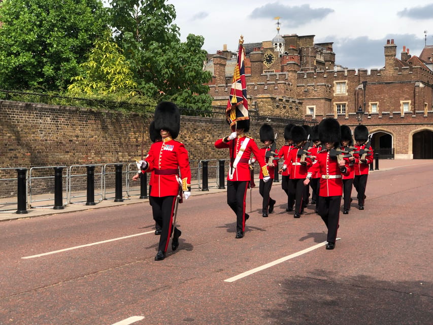 Buckingham Palace Visit and Changing of the Guard Tour - Practical tips that keep the day smooth