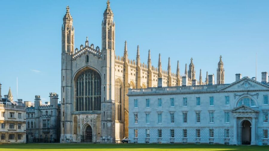 Cambridge: City Walking Tour & Exploration Game - Who this works best for (and who should think twice)