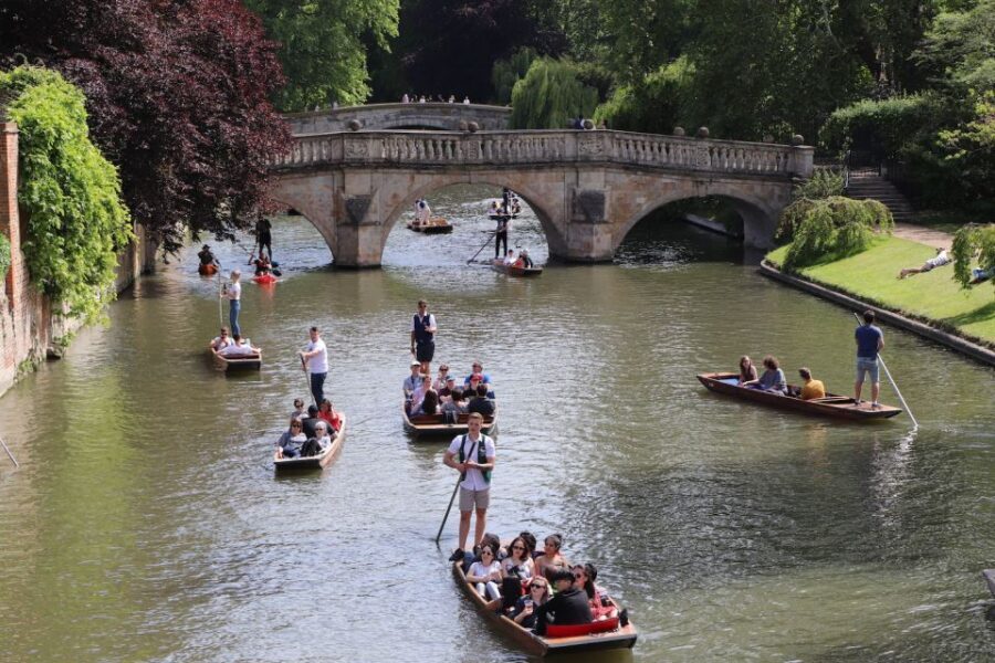 Cambridge: Private Chauffeured Punting Tour - Why a Private Chauffeured Punt Fits Cambridge So Well