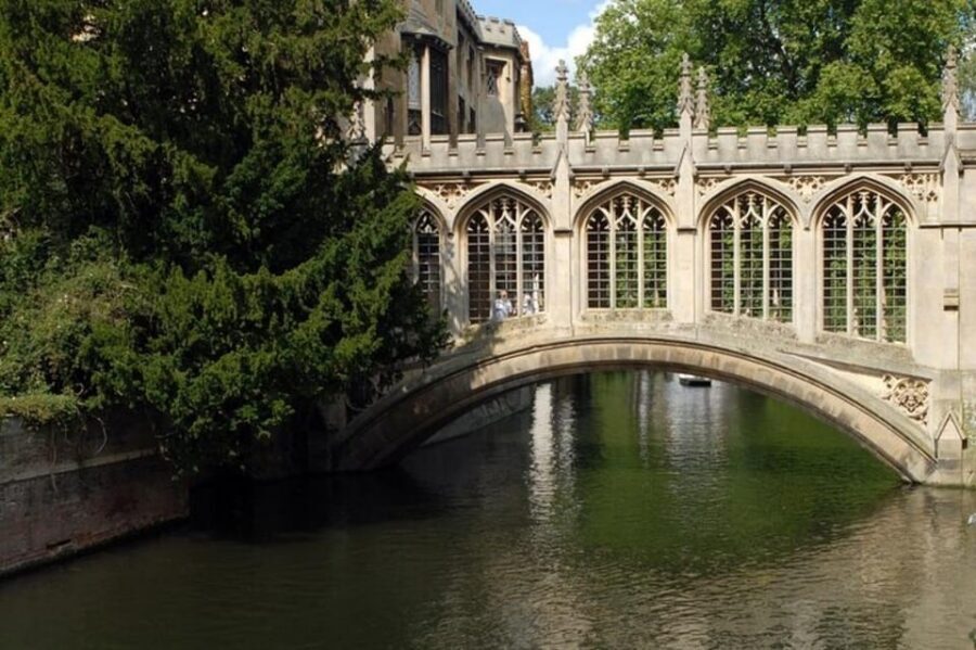 Cambridge: Sightseeing Walking Tour with a Local Guide - Price Value: Does $88 for 3 Hours Add Up?