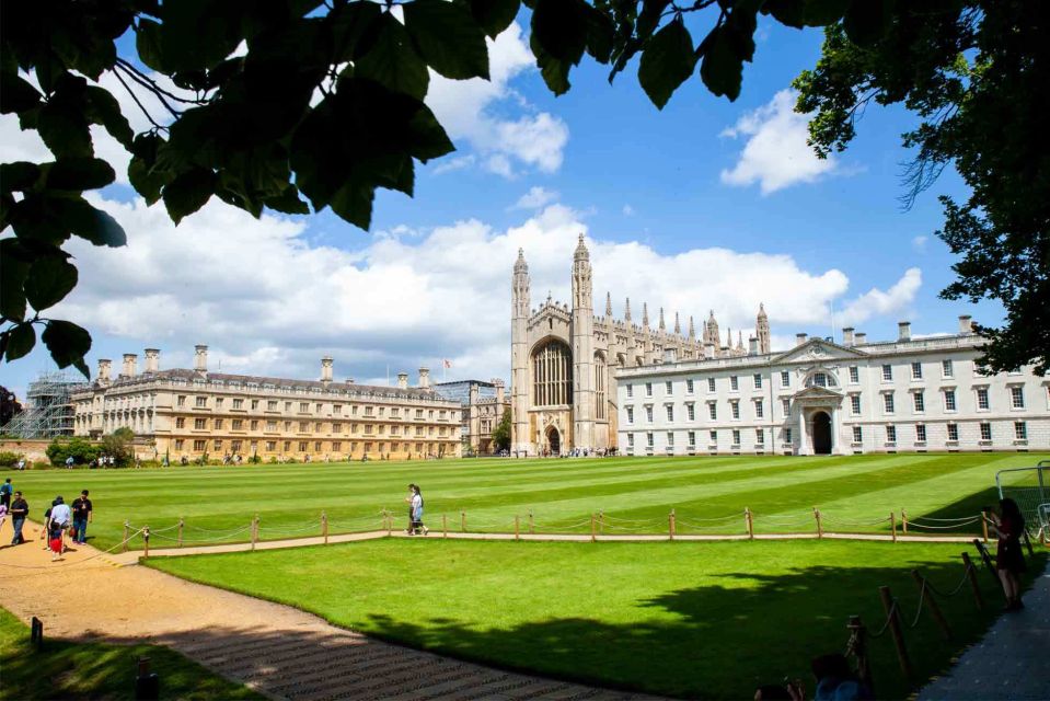 Cambridge: University Alumni Tour with Kings College Option - Queens’ College and the Mathematical Bridge photo moment