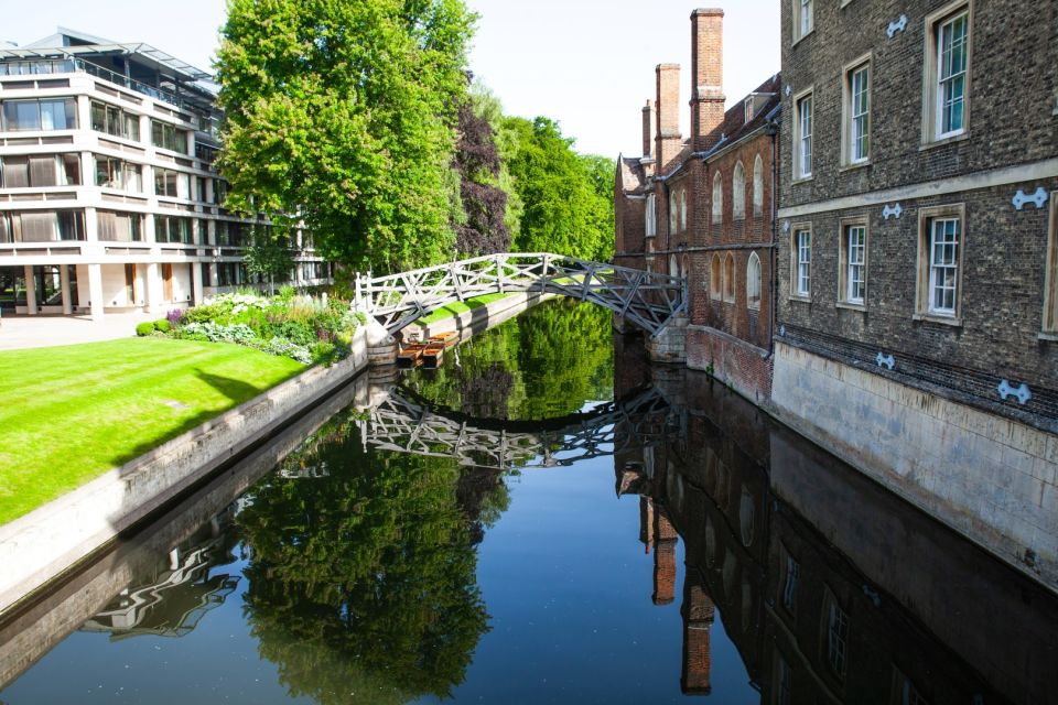 Cambridge: University Alumni Tour with Kings College Option - Student life stories: rowing frenzy and the Night Climbers mystery