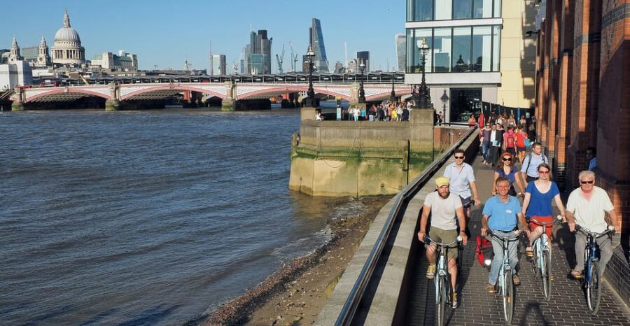 Destination London: E-Bike Tour - Chelsea and South Kensington: classic streets, museum district energy