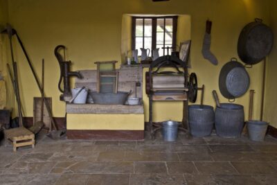 Downton Abbey Film Locations & Blenheim Palace Day Tour - Yew Tree Farm (Cogges) and the Cogges Café Break You’ll Be Glad For