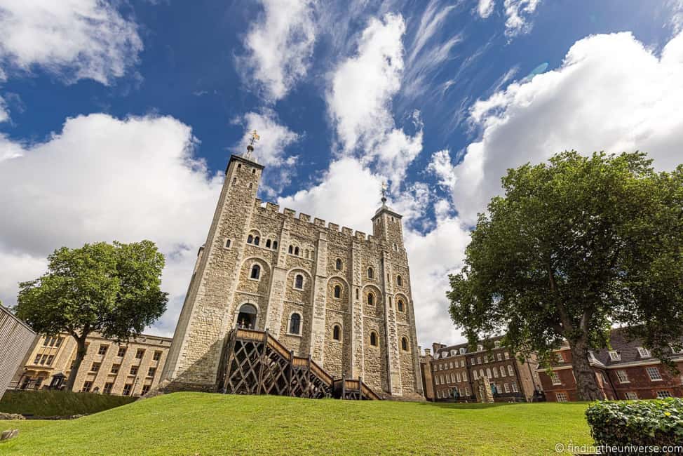 Easy Access Tower of London Royal Secrets & Scandals Tour - Guides and Group Size: What It Feels Like in Real Life