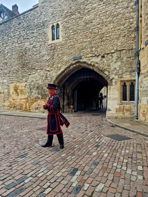 Easy Access Tower of London Royal Secrets & Scandals Tour - White Tower: Norman Power and a Fortress You Can Feel