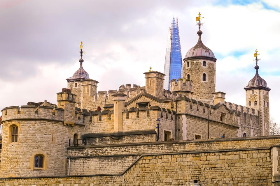 Exclusive Beefeater Meet & Greet at the Tower of London - The restricted-area meet-and-greet outside the King’s House