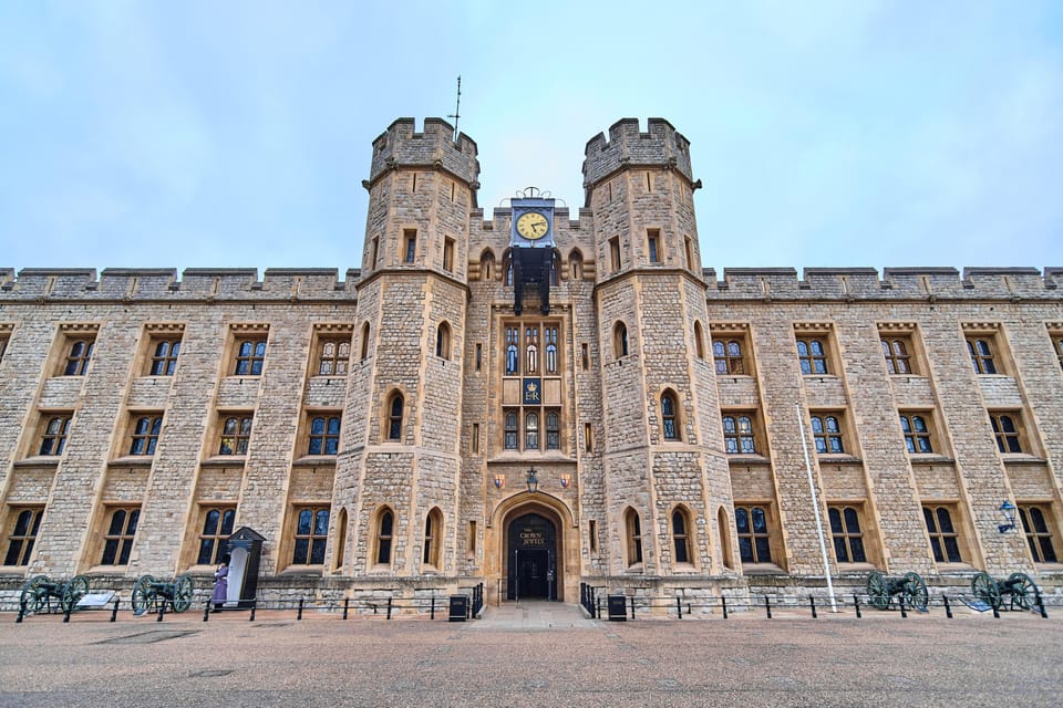 Exclusive Beefeater Meet & Greet at the Tower of London - Who this experience suits best