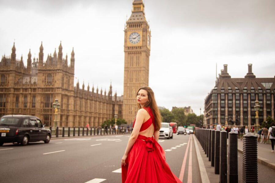 Flying dress professional photoshoot with pro photographer - The red flying dress: what it does for your photos