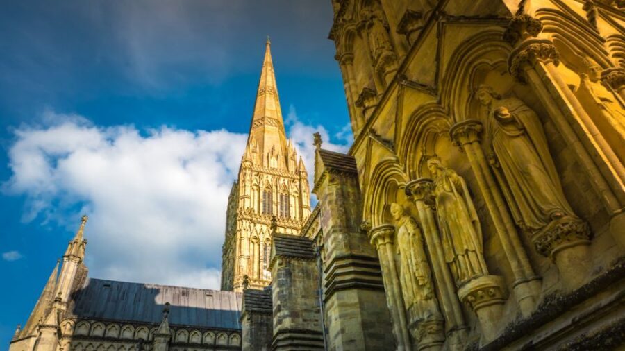 From Bath: Private Stonehenge and Salisbury Tour with Pickup - Private pickup from Bath: a calm start to a long day