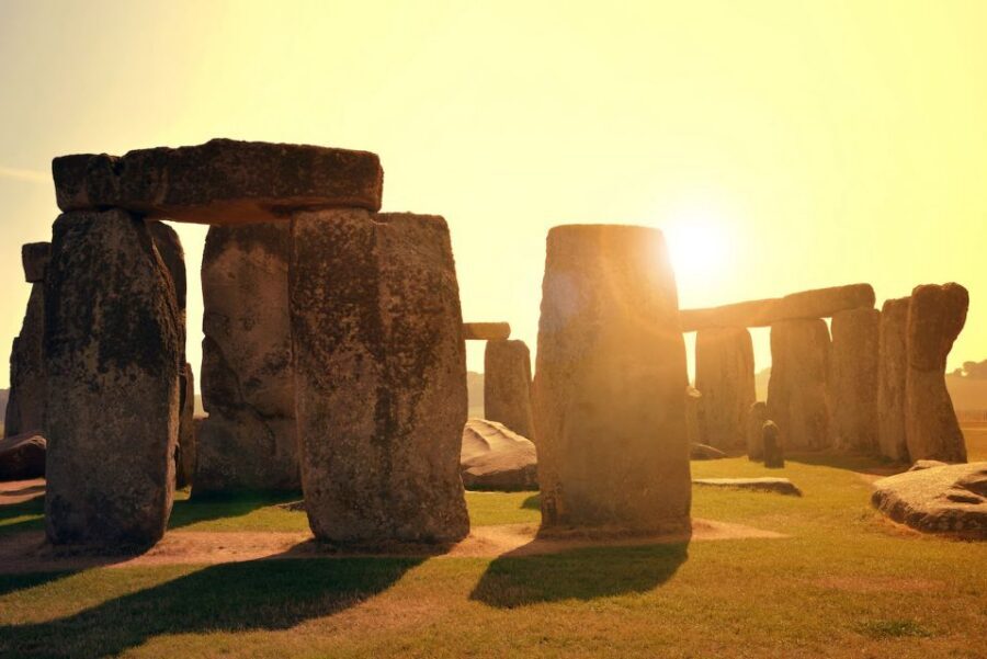 From Bath: Private Stonehenge and Salisbury Tour with Pickup - Salisbury Cathedral and the Magna Carta Exhibition: what to look for