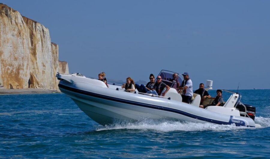 From Brighton: Private Boat Charter - Seven Sisters Cliffs or Brighton Old Pier: what changes on the water