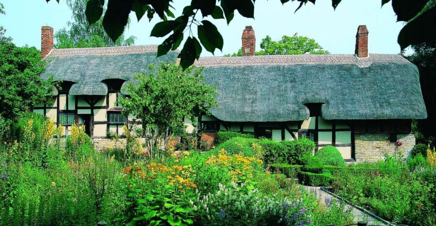 From Brighton: Stratford-upon-Avon & The Cotswolds Day Trip - A Packed 11 Hours: What Makes This Cotswolds and Stratford Day Tick
