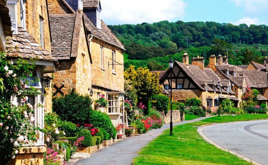 From Brighton: Stratford-upon-Avon & The Cotswolds Day Trip - From Brighton to the Cotswolds: Scenic Roads and Smooth Time Use