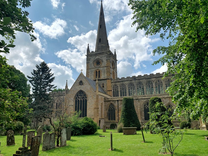 From Cambridge: Guided day trip to Stratford & The Cotswolds - Stratford-upon-Avon free time: lunch choices and your own pace