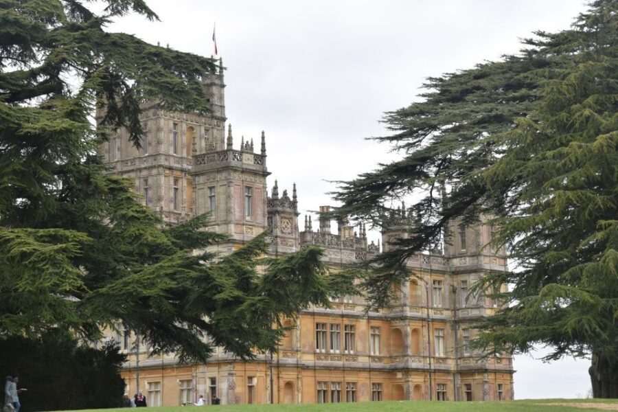 From London: Downton Abbey and Village Coach Tour - Bampton walking tour: seeing the village that became Downton