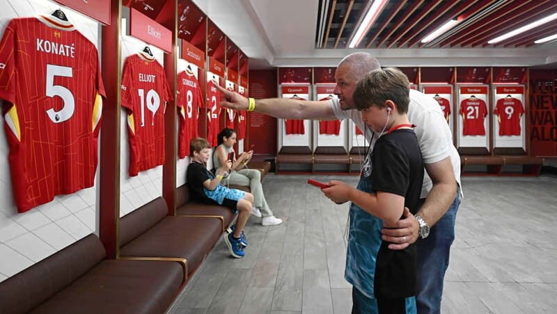 From London: Liverpool FC Stadium & Museum Rail Day Tour - The unescorted style: who this day trip suits best
