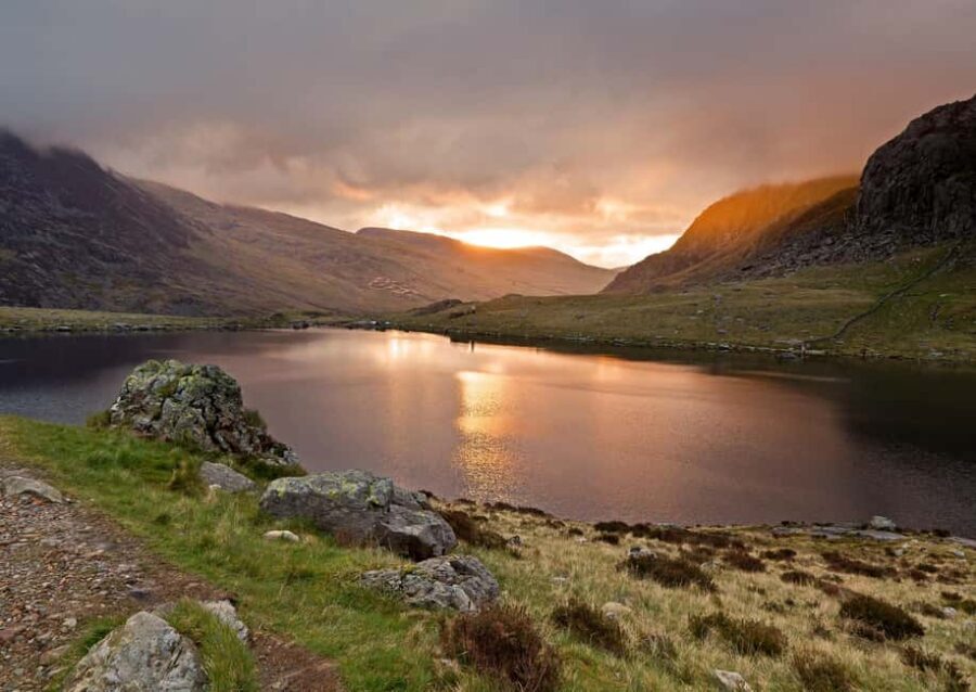 From London: North Wales, Snowdonia & Caernarfon Castle Tour - Conwy: 13th-century castle views plus one hour to wander