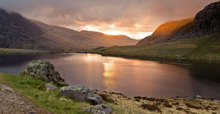 From London: North Wales, Snowdonia & Caernarfon Castle Tour - The Eryri (Snowdonia) drive: photo stops that actually break up the day