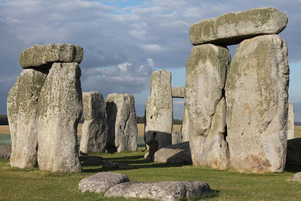 From London: Stonehenge Day Trip with Audioguide - What the day is actually like on the ground