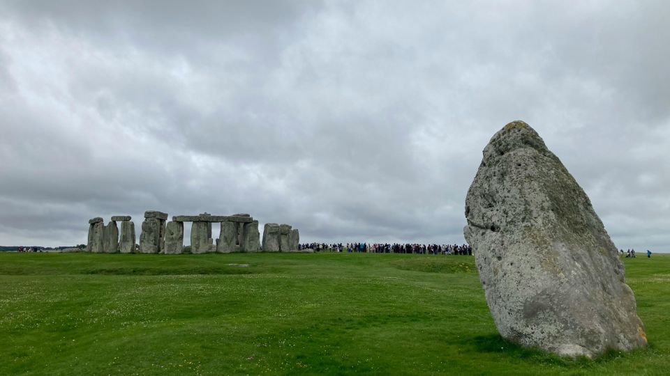 From London: Stonehenge Day Trip with Audioguide - The drop-off near Victoria & Albert Museum