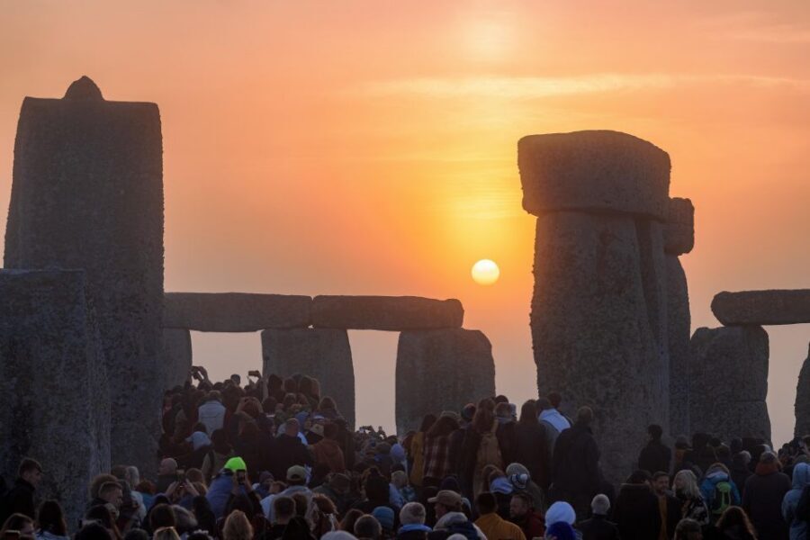From London: Stonehenge Summer Solstice Sunrise Tour - From Millennium Gloucester Hotel to Stonehenge: Midnight Logistics Made Simple
