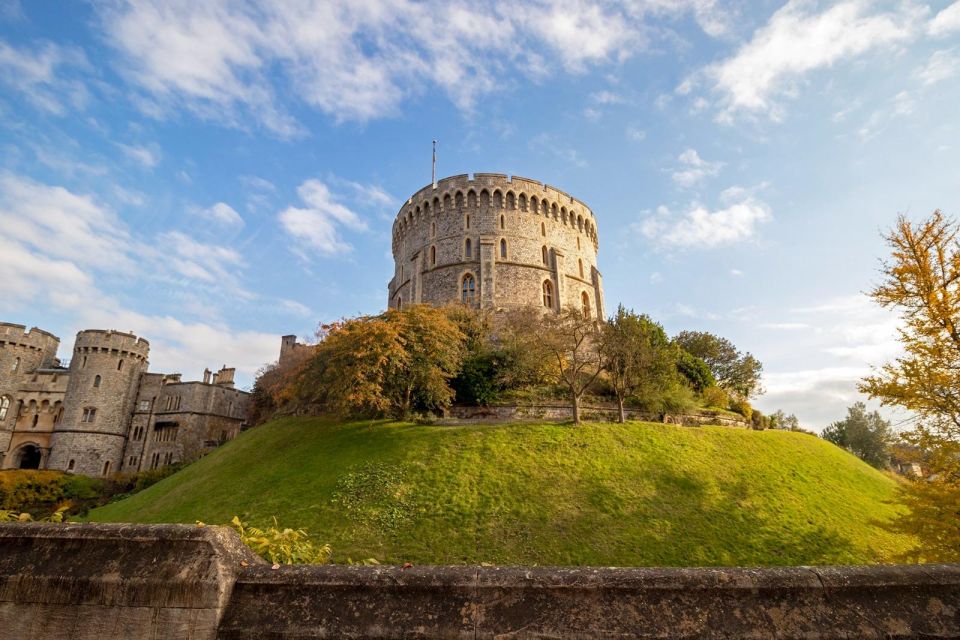 From London: Windsor Castle Full Day Guided Tour By Train - The Guide Experience: Small Group + English Commentary