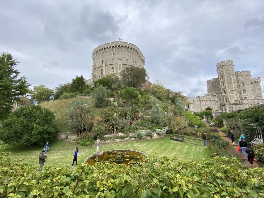 From London: Windsor Castle & Stonehenge Private Day Trip - Windsor Castle at 9:30: State Apartments, Doll House, and St George’s Chapel