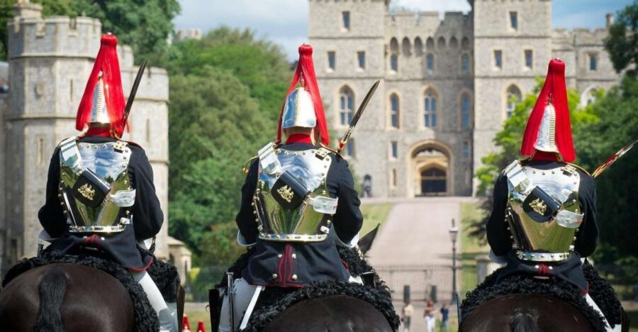 From London: Windsor, Stonehenge & Oxford Private Car Tour - Private car comfort: how the 11-hour route really feels