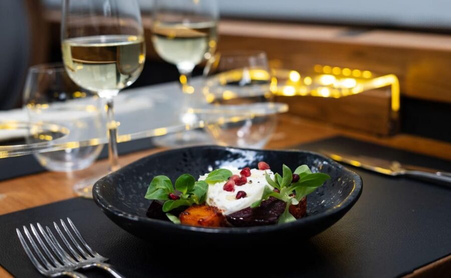 Gastronomic 6-course fine-dining dinner on Luxury London Bus - Vegetarian and vegan menus: what to do if you have dietary needs