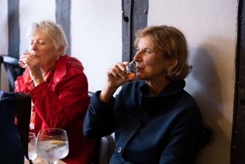 Gin Tasting at Judith’s, Shakespeare Distillery - The 60-minute flow: gin & tonic, gin talk, then three tastings