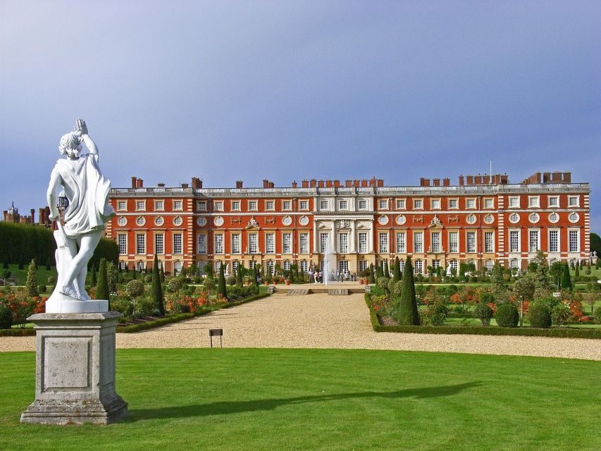Hampton Court Palace Private tour With Fast Track Entry - Key things that make this tour work so well