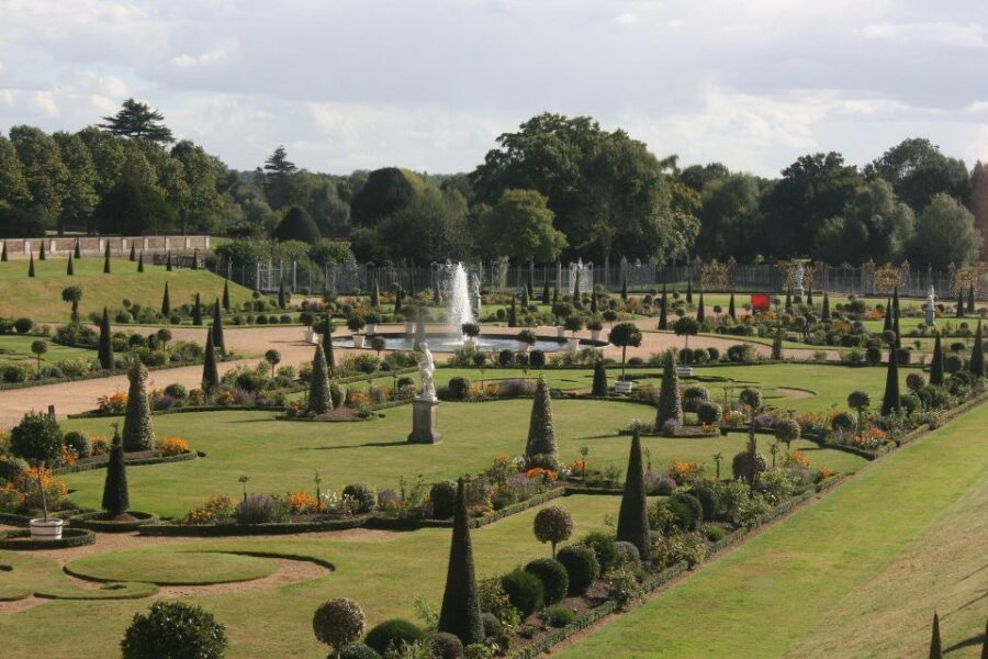 Hampton Court Palace Private tour With Fast Track Entry - Price and value: what you pay for at $431 per person