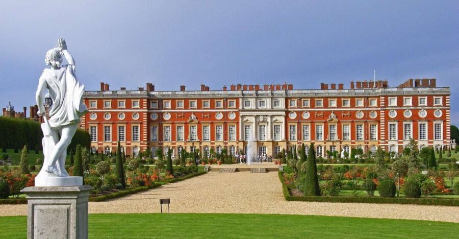 Hampton Court Palace Private tour With Fast Track Entry - Tudor to Baroque: why Hampton Court hits hard