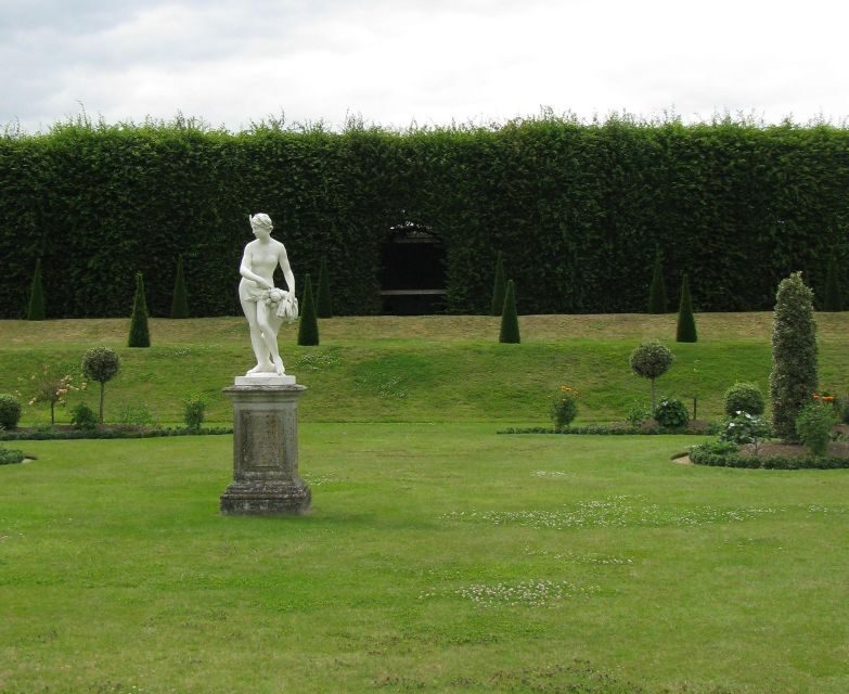 Hampton Court Palace Private tour With Fast Track Entry - Royal state rooms: when luxury turns into storytelling