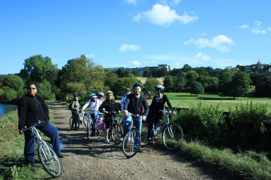Hampton Court Palace: River Thames Bike Tour - FAQ