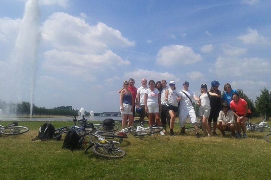 Hampton Court Palace: River Thames Bike Tour - Richmond Palace leftovers and Ham House stops: royal sightings without the museum fatigue