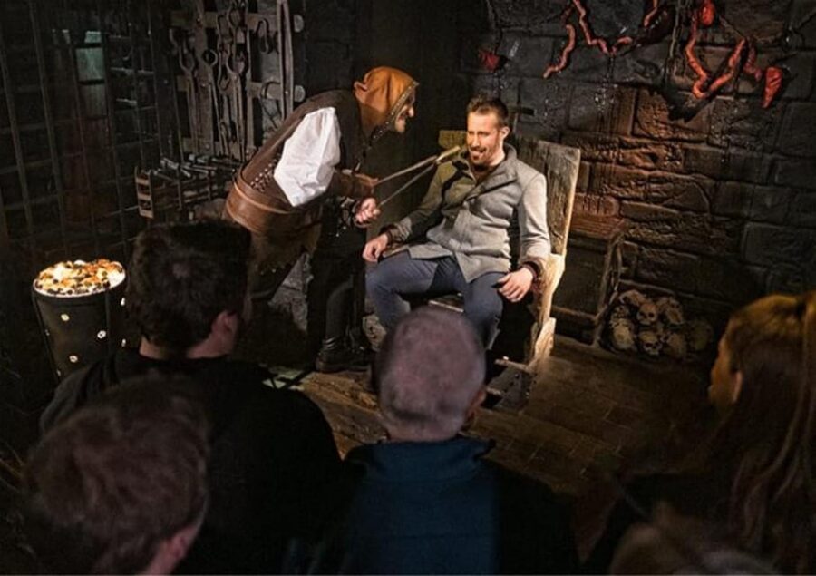 Hop-on Hop-off London Bus Tour & The London Dungeon - Thames boat ride: what you get with the included one-way ticket