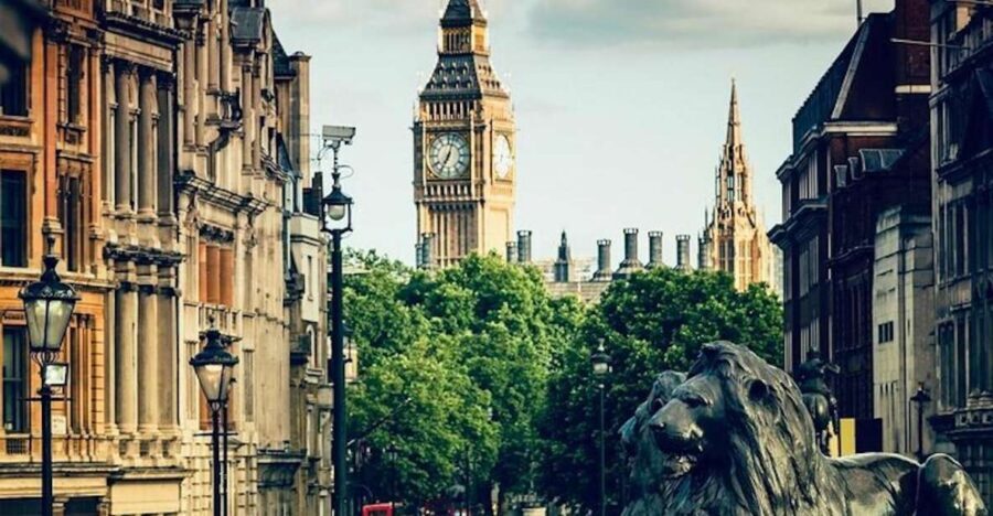 Iconic London Running Tour - Meeting at Trafalgar Square: the easy start point