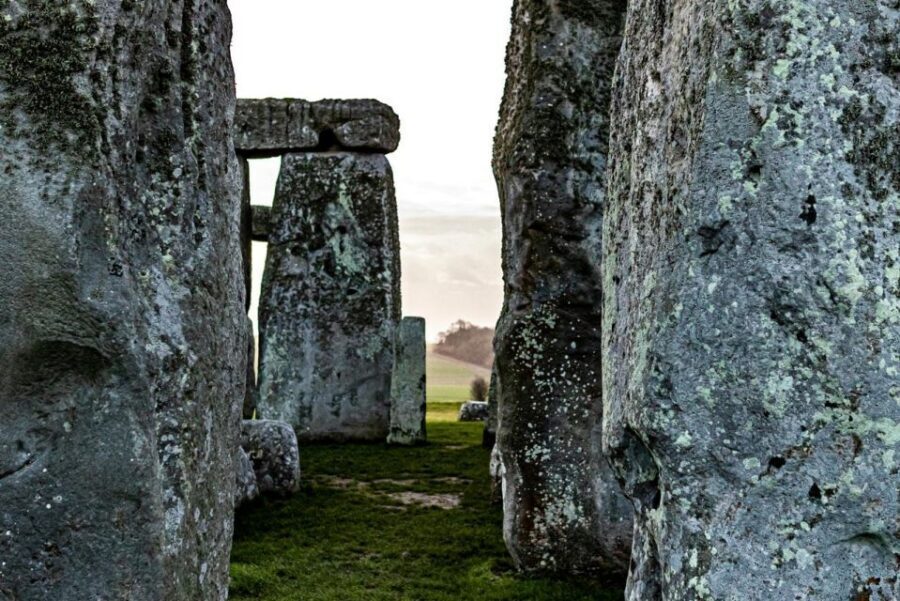 Individual trip to Stonehenge including pickup and drop off - Audio guide languages: how to get more from your visit