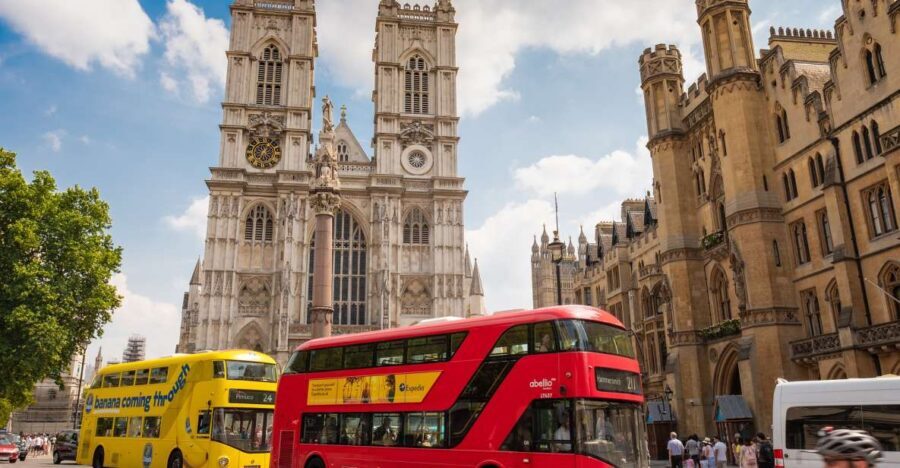 Layover London Private Tour from Heathrow Airport - Buckingham Palace and Changing of the Guard: the classic intro