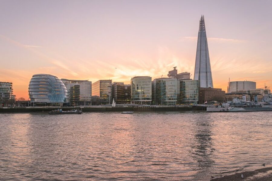 Layover London Private Tour from Heathrow Airport - St Paul’s Cathedral quick look with the river-city vibe