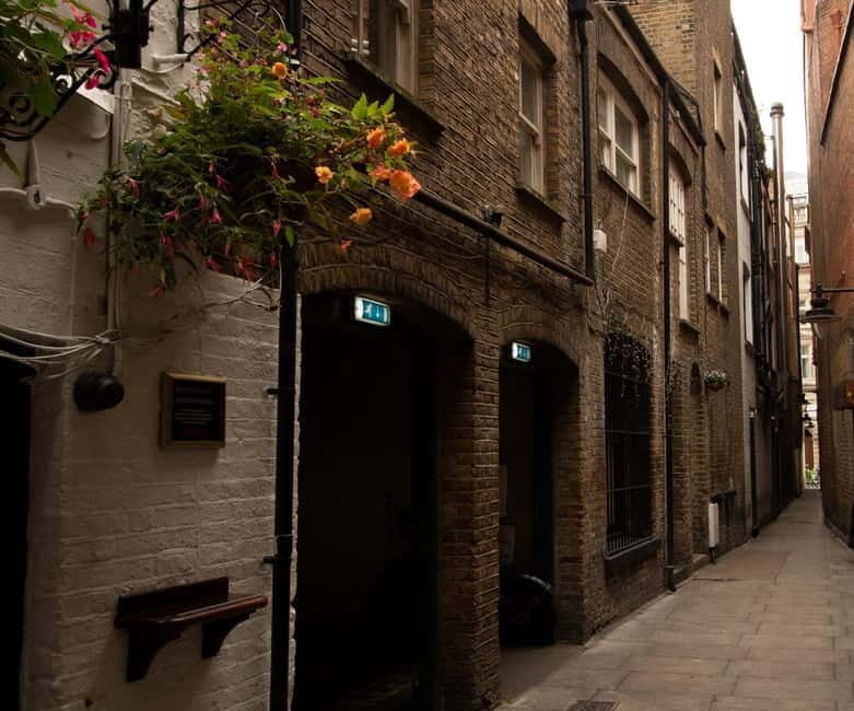 Lights, Camera, London! Movie Locations Walking Tour - Great Scotland Yard and The Blackfriar: crime-story London in real time