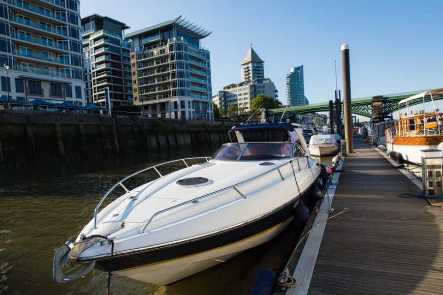 London: 2 hour private luxury yacht hire on the River Thames - Stop 1 to 6: Battersea Power Station, Parliament, the London Eye, Cleopatra’s Needle, St Paul’s, and more