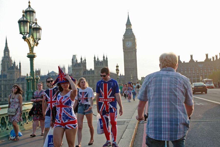 London: 3-Hour Sunset Bike Tour - Big Ben and Westminster Abbey area: the royal-sites moment at night