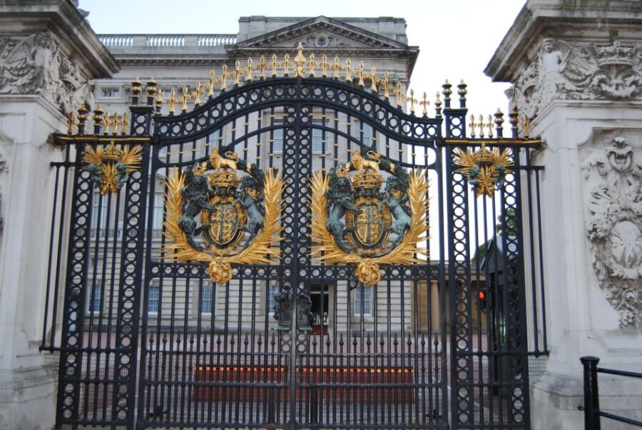 London: 3-Hours Private Walking Tour - Buckingham Palace and Changing of the Guards: what to expect