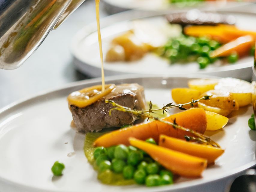 London: 6-Course Gourmet Dinner on a Luxury Coach - Wine pairing on this dinner bus: sometimes a win, sometimes not