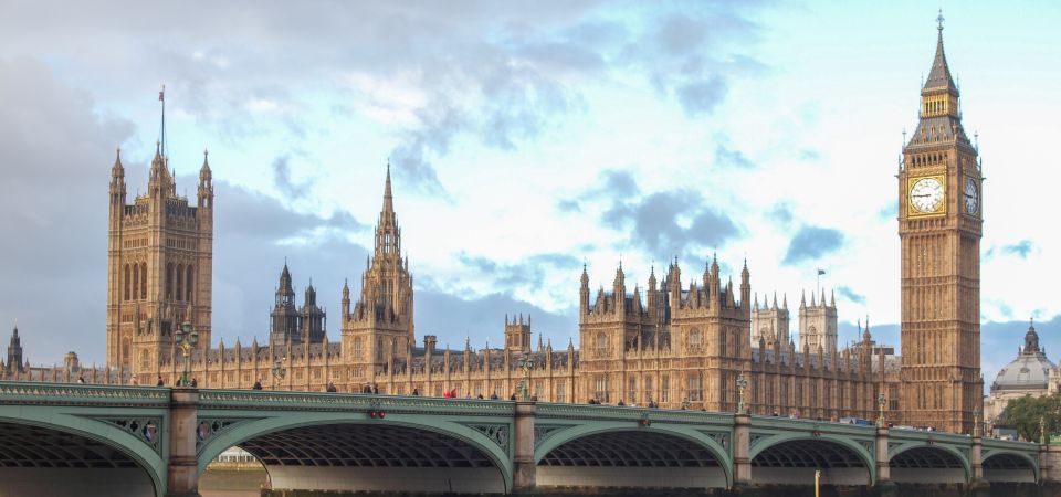 London: App-Based Walking Tour with 30 Stops - Westminster Bridge and Big Ben: power, purpose, and a classic photo lineup