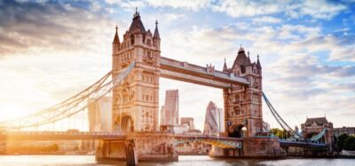 London: App-Based Walking Tour with 30 Stops - Thames River opening: views, breathing room, and the city’s rhythm